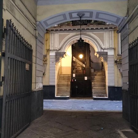 L'Arnia Apartment Napoli Bagian luar foto