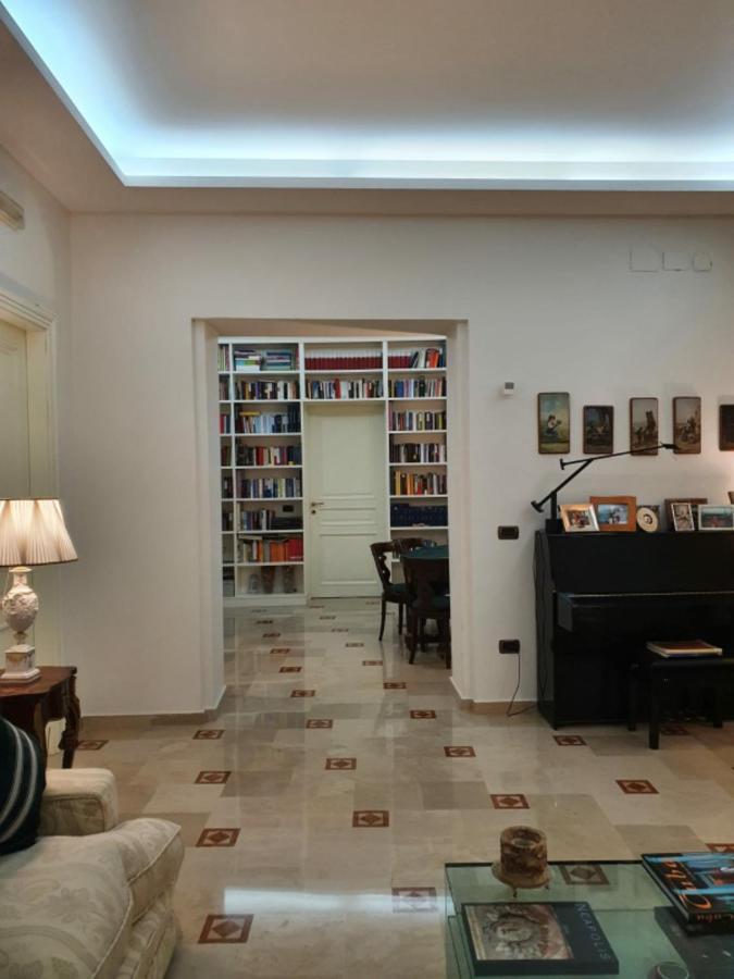 L'Arnia Apartment Napoli Bagian luar foto