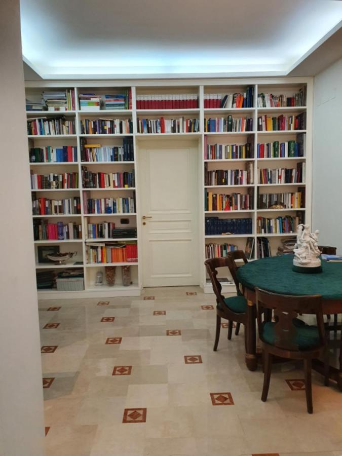 L'Arnia Apartment Napoli Bagian luar foto