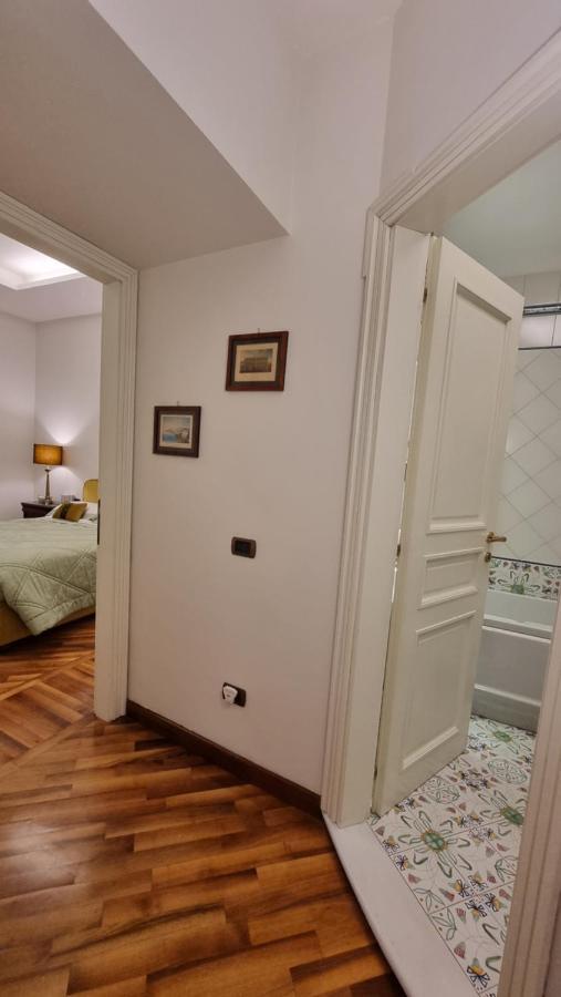 L'Arnia Apartment Napoli Bagian luar foto